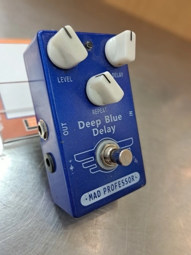 Mad Professor Deep Blue Delay Pedal 2